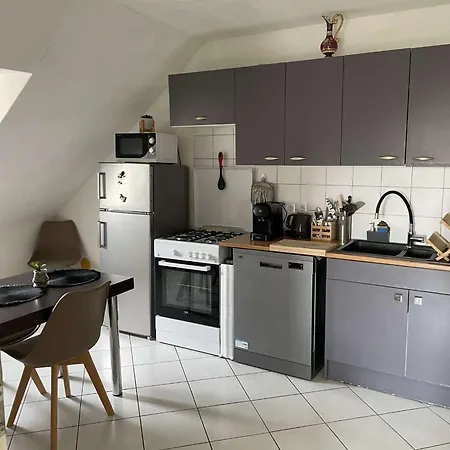 Joli Avec Place De Parking Prive *